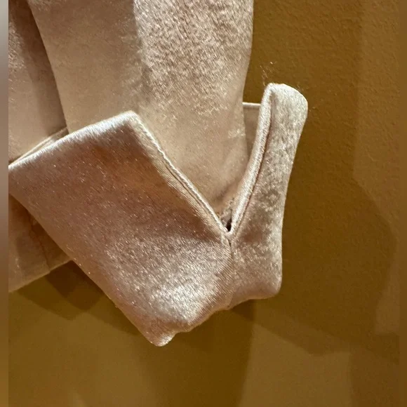 Dressbarn Collection: Elegant Cream Satin Blouse with Rouched Front size (14) - Picture 6 of 8